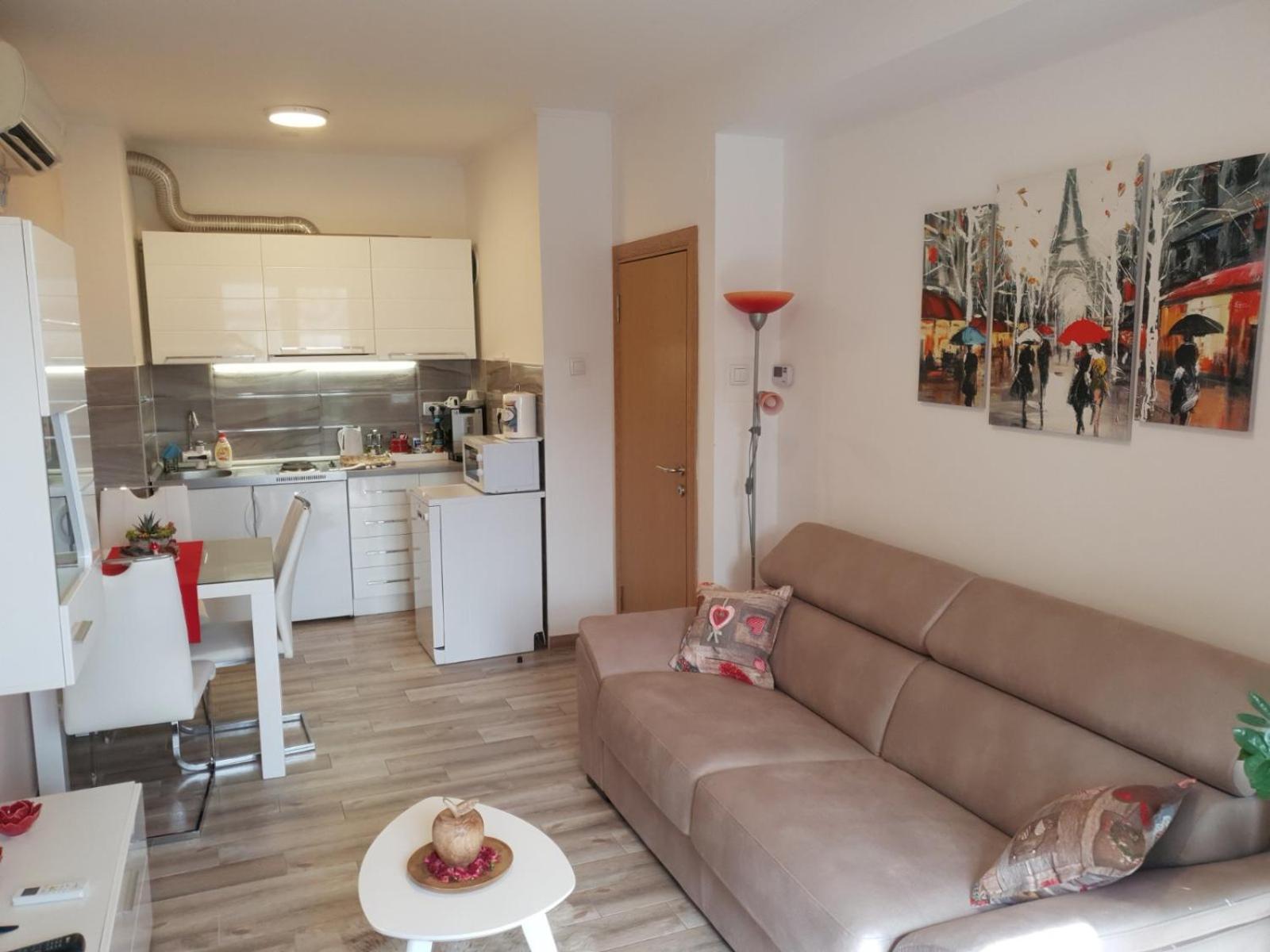 Apartment Rea Subotica Esterno foto